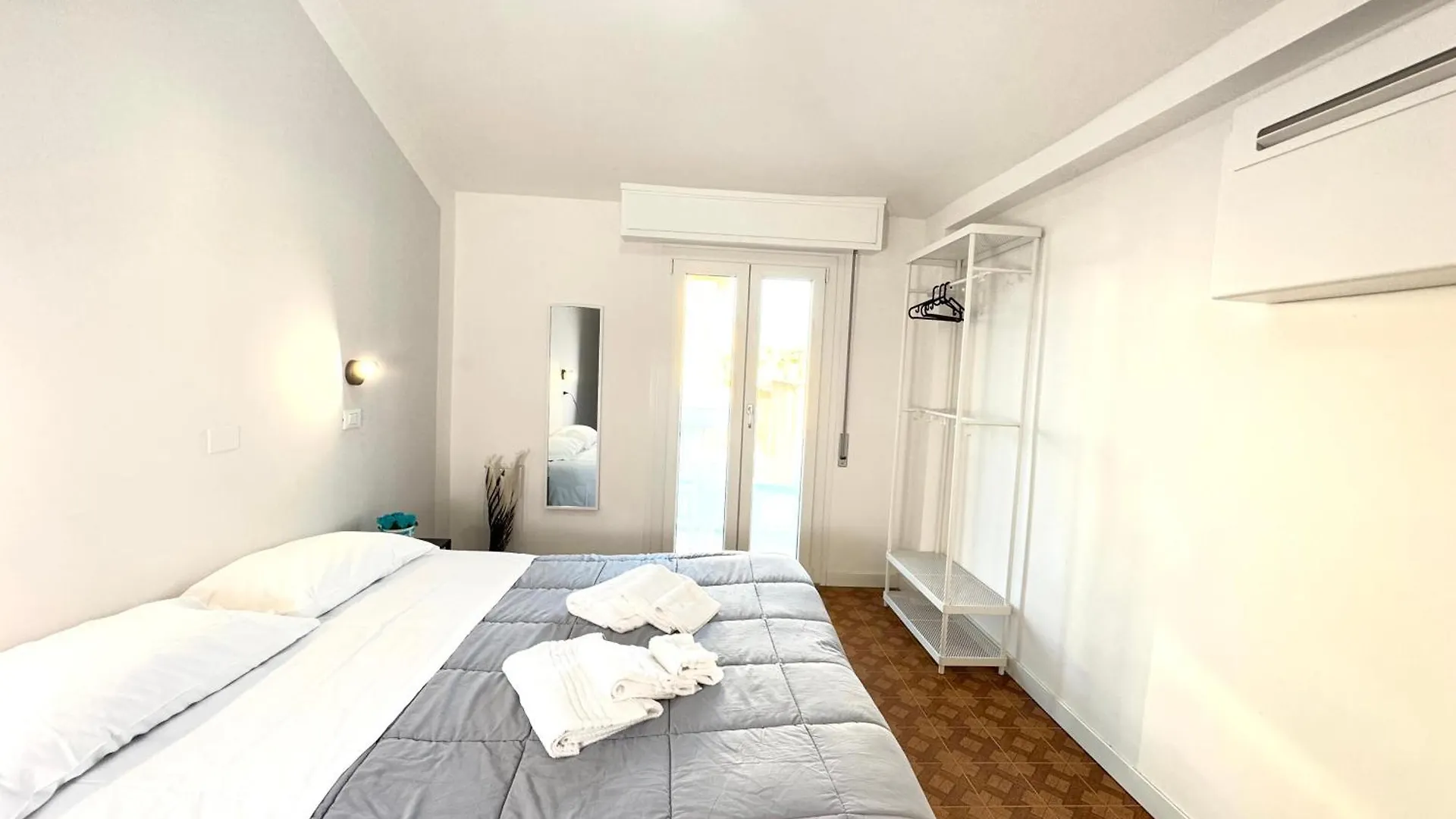 Hotel The Sea - 3 Minuti Dalla Spiaggia Rimini 2*,  Italien